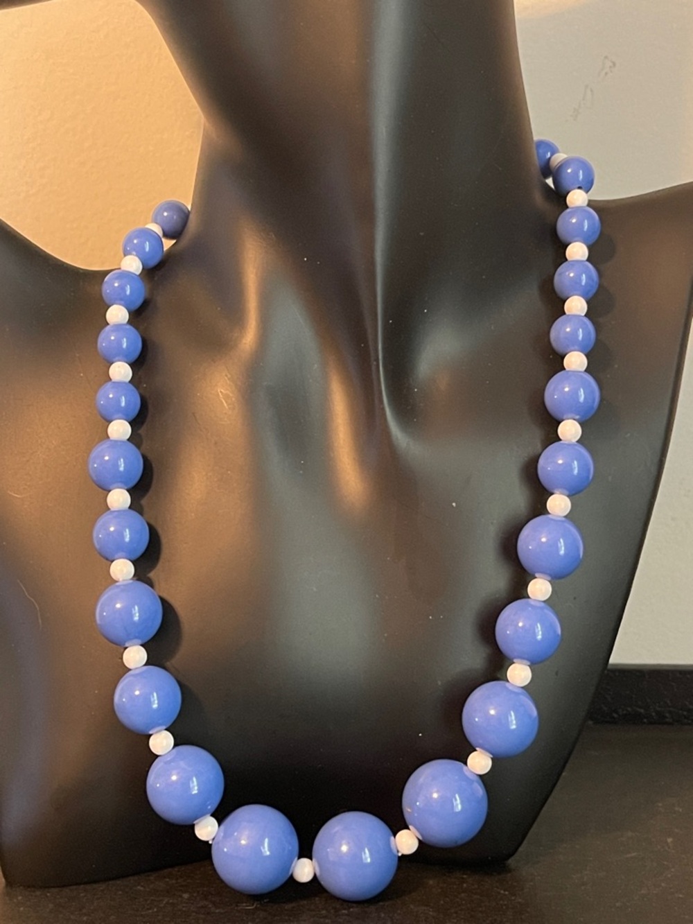 Retro Periwinkle Blue & White Graduated Beaded Necklace
